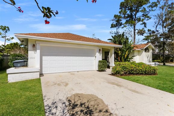 14314 Flora Ln, Wellington FL 33414