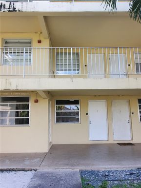 1100 NE 1st Ct # 108, Hallandale Beach FL 33009