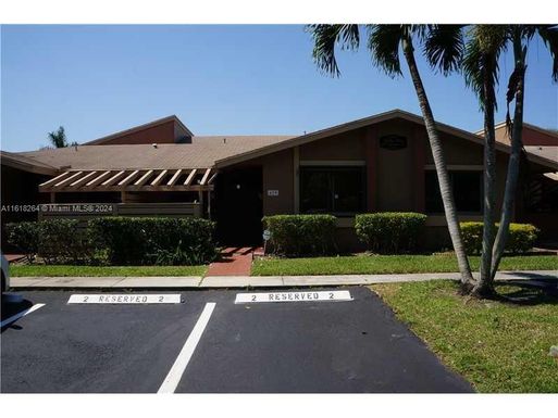 459 Lakeview Dr # 2, Weston FL 33326