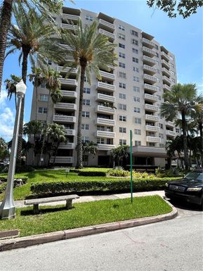 90 Edgewater Dr # 116, Coral Gables FL 33133