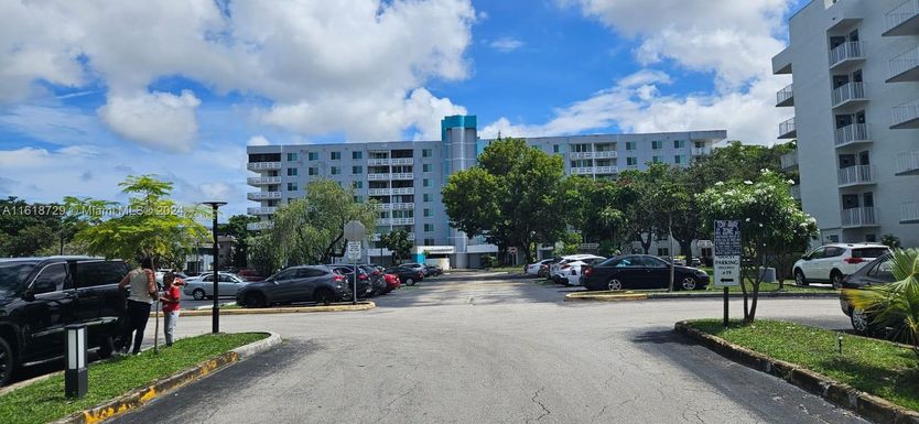 919 Hillcrest Dr # 301, Hollywood FL 33021