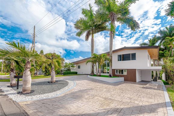 2436 Okeechobee Ln, Fort Lauderdale FL 33312