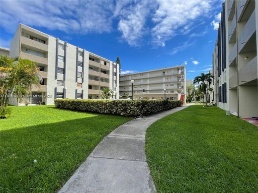 10000 NW 80th Ct # 2422, Hialeah Gardens FL 33016