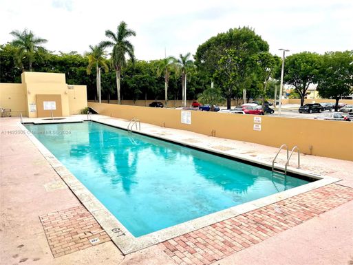 7420 W 20th Ave # 436, Hialeah FL 33016