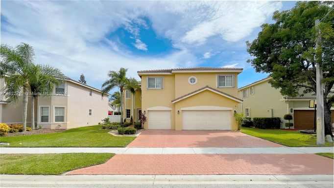 16196 SW 15th St, Pembroke Pines FL 33027