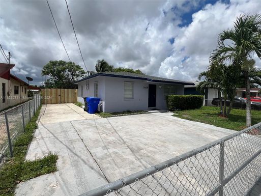 5418 Flagler St, Hollywood FL 33021