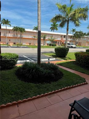 900 SW 11th Ave # 8C, Hallandale Beach FL 33009