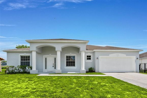 731 NW Treemont Ave, Port St. Lucie FL 34983