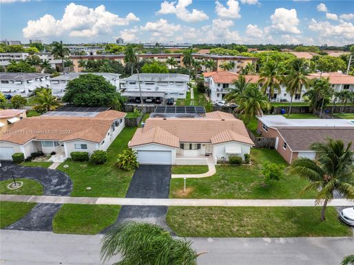 617 S Crescent Dr, Hollywood FL 33021