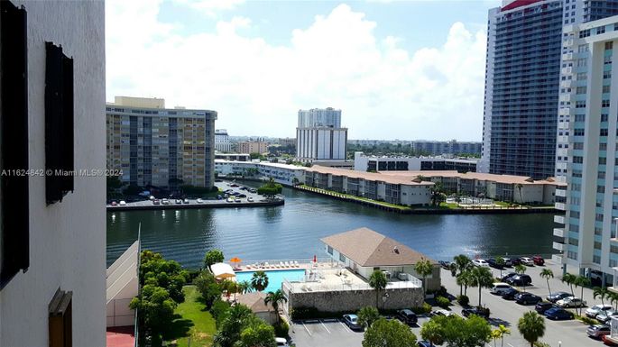 1865 S Ocean Dr # 10B, Hallandale Beach FL 33009