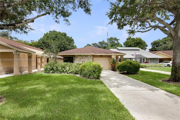 2440 Ginger Ave, Coconut Creek FL 33063