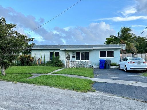 2706 Coolidge St, Hollywood FL 33020