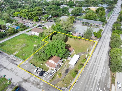 4533 SW 65 Ave, Davie FL 33314