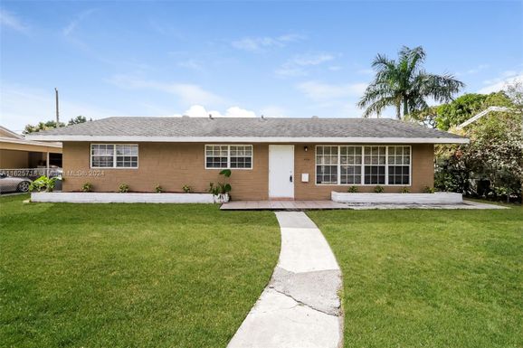 4962 Pineaire Ln, West Palm Beach FL 33417