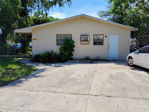 26 SW 6th Ave # 2, Dania Beach FL 33004