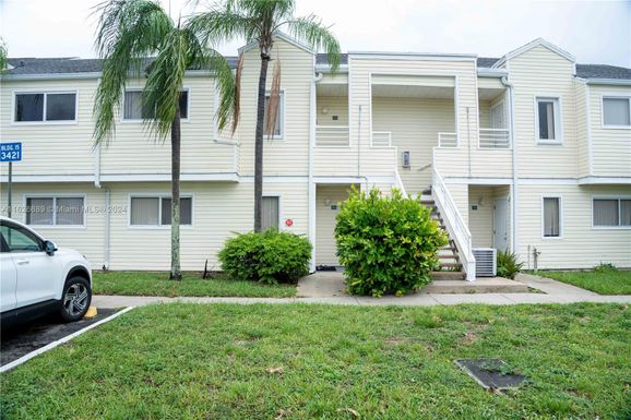3421 NW 44th St # 205, Oakland Park FL 33309
