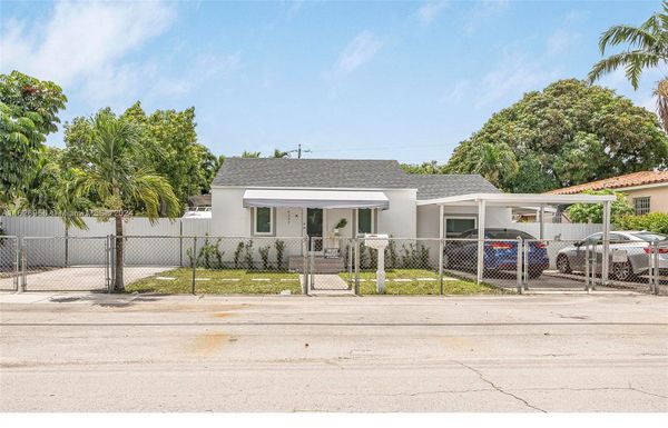 4590 E 9th Ct, Hialeah FL 33013