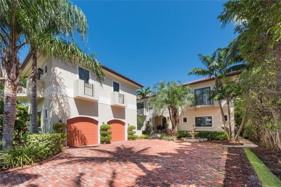 5655 Pine Tree Dr, Miami Beach FL 33140