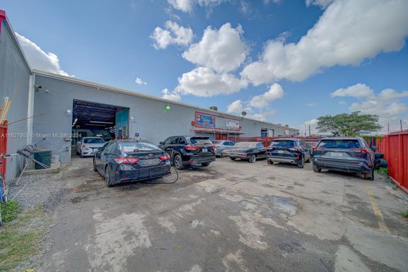 Paint & Bodyshop for Sale in Hialeah, Miami FL 33147