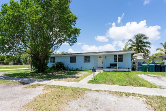 19930 Coral Sea Rd, Cutler Bay FL 33157