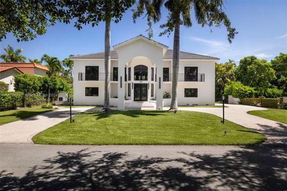 6220 SW 144th St, Coral Gables FL 33158