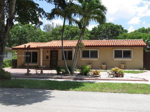 14201 Lake Saranac Ave, Miami Lakes FL 33014