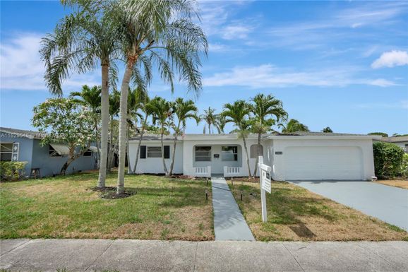 6552 NW 1st Ct, Margate FL 33063