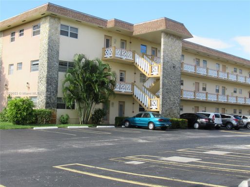 5181 W Oakland Park Blvd # 307, Lauderdale Lakes FL 33313