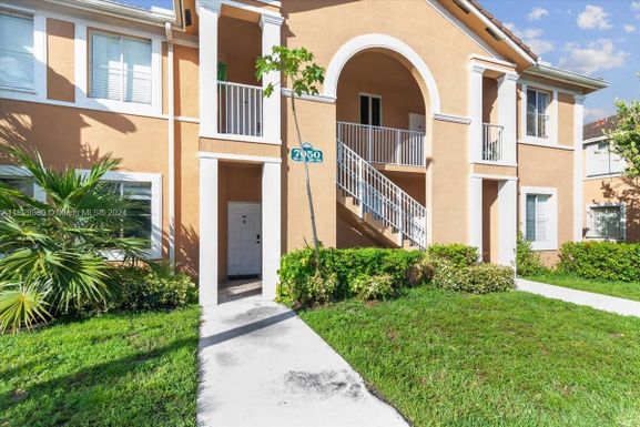 7050 NW 177th St # 11, Hialeah FL 33015