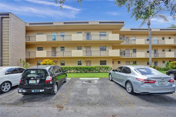 100 Ashbury Rd # 103, Hollywood FL 33024