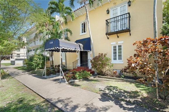 124 Mendoza Ave # 3, Coral Gables FL 33134