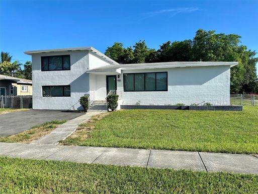 102 NE 124th St, North Miami FL 33161