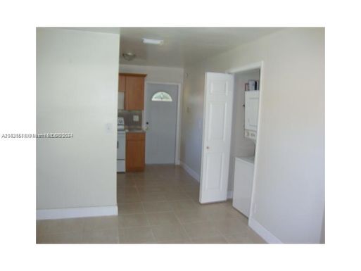 6042 Arthur St # 1, Hollywood FL 33024