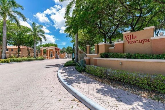 8550 NW 141st Ln # 202, Miami Lakes FL 33016