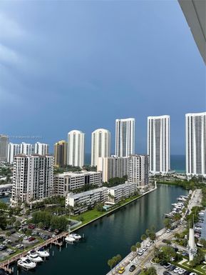 500 Bayview Dr, Sunny Isles Beach FL 33160