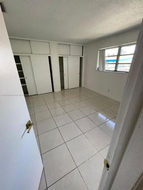 5600 Taft St # 8, Hollywood FL 33021