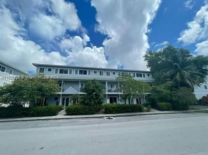 609 ne 28 st # 4, Wilton Manors FL 33334