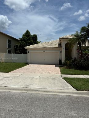 1967 NW 170th Ter, Pembroke Pines FL 33028