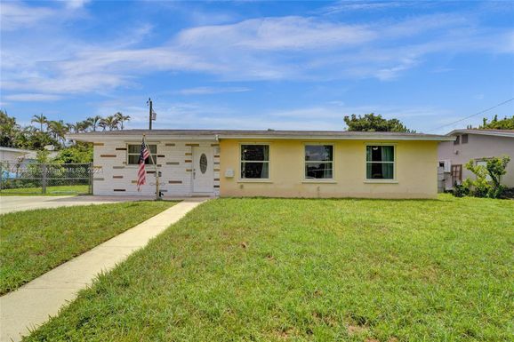 5012 SW 90th Ter, Cooper City FL 33328