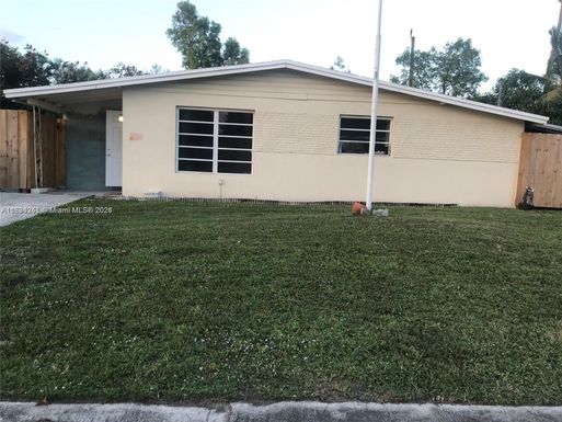 5751 SW 38th Ct, Davie FL 33314