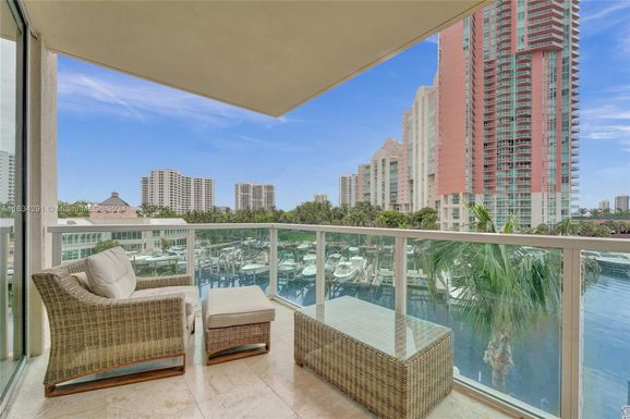 3330 NE 190th St # 410, Aventura FL 33180