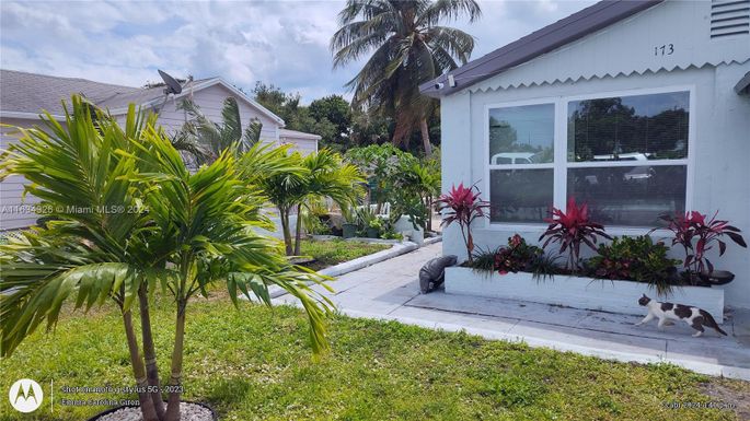 173 W 16th St # B, Riviera Beach FL 33404