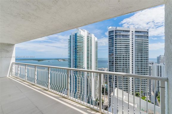 1200 Brickell Bay Dr # 3805, Miami FL 33131