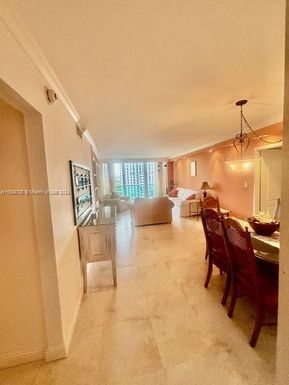 100 Bayview Dr # 1429, Sunny Isles Beach FL 33160