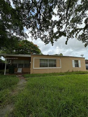 941 NE 140th St, North Miami FL 33161