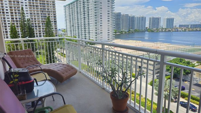 250 174th St # 816, Sunny Isles Beach FL 33160