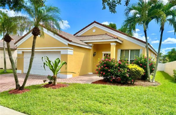 932 Falling Water Rd # 932, Weston FL 33326