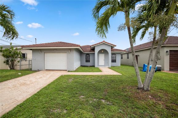 4411 SW 23rd St, West Park FL 33023