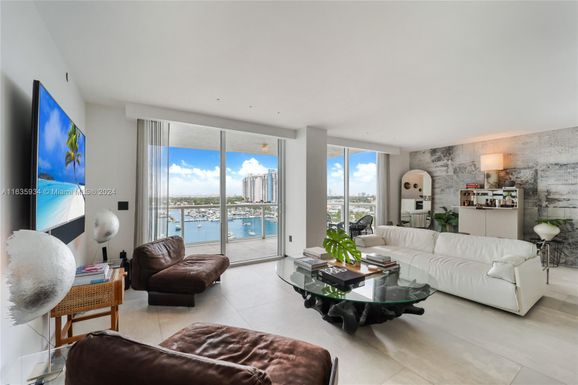 10 Venetian Way # 1103, Miami Beach FL 33139