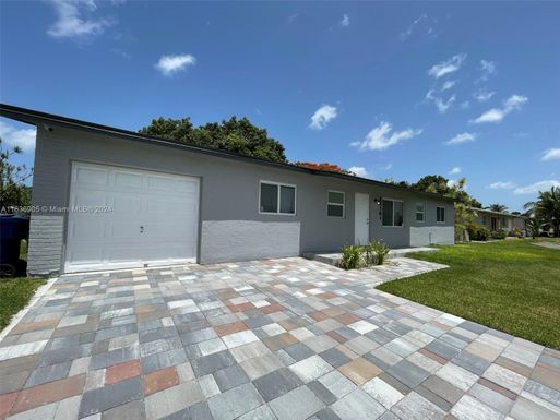 26161 SW 127th Ave, Homestead FL 33032